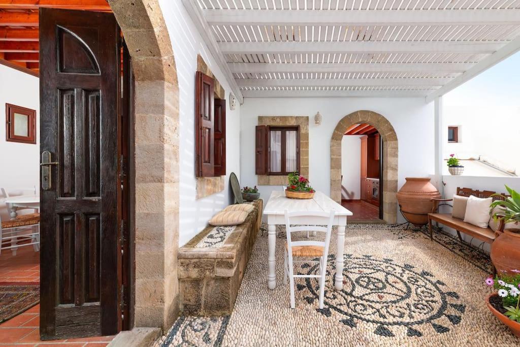 Вилла Acropolis Lindos House Экстерьер фото